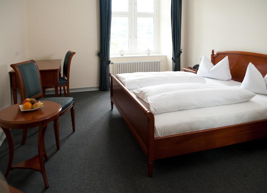 Schlosshotel Хиршхорн Стая снимка