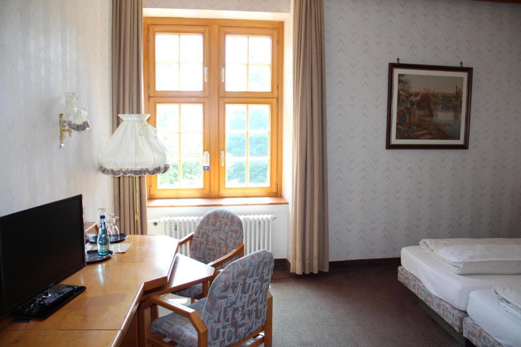 Schlosshotel Хиршхорн Стая снимка