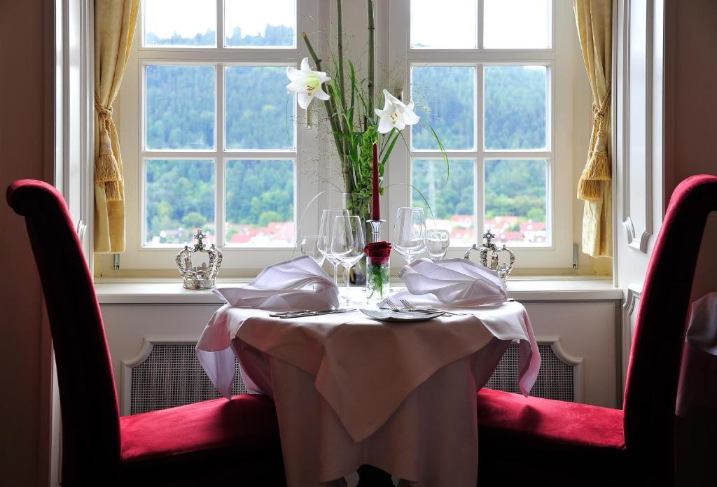 Schlosshotel Хиршхорн Екстериор снимка